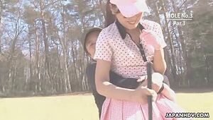 Asian babe gets naked at the golf course